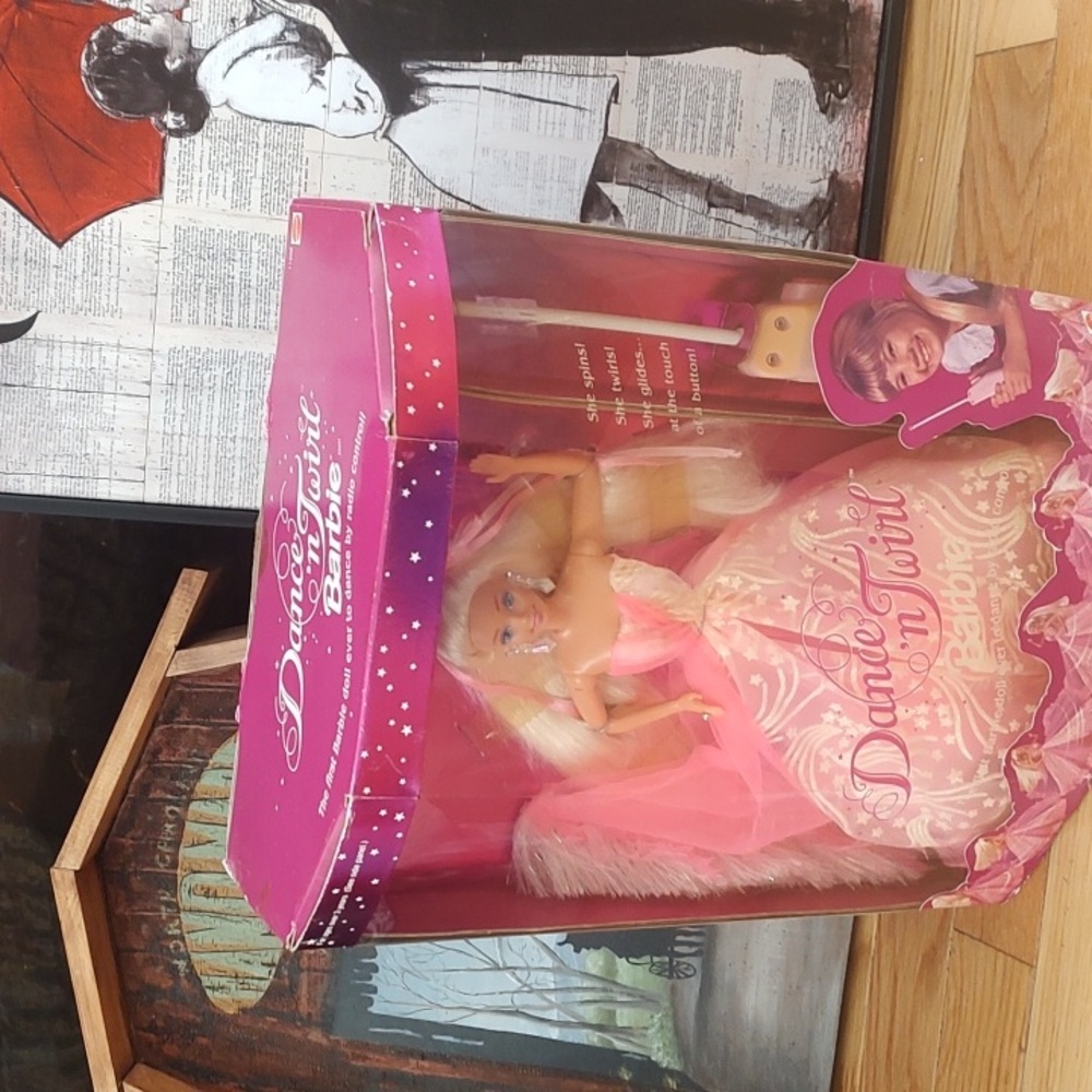 Dance & Twirl Barbie